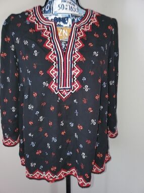 Vintage GAP Embroidered V-Neck Boho Tunic Top - Black with Red & White Accents